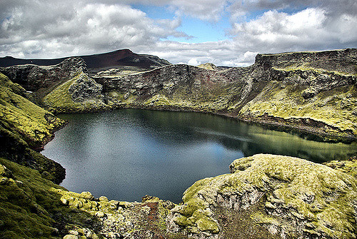 Tjarnagigur (Tjarnagígur) Crater Lake at the Laki Craters